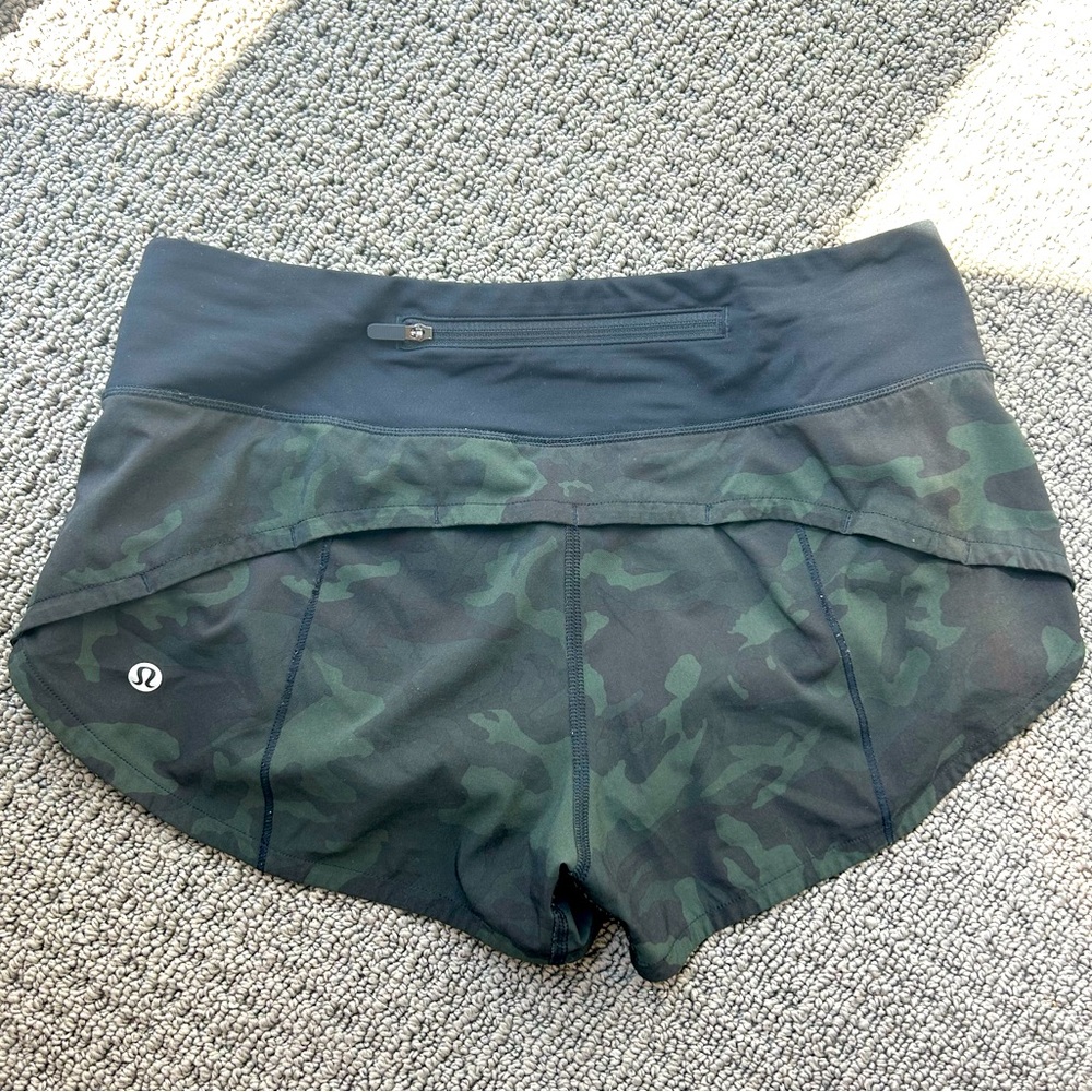 Lululemon Speed Up Shorts in Camo